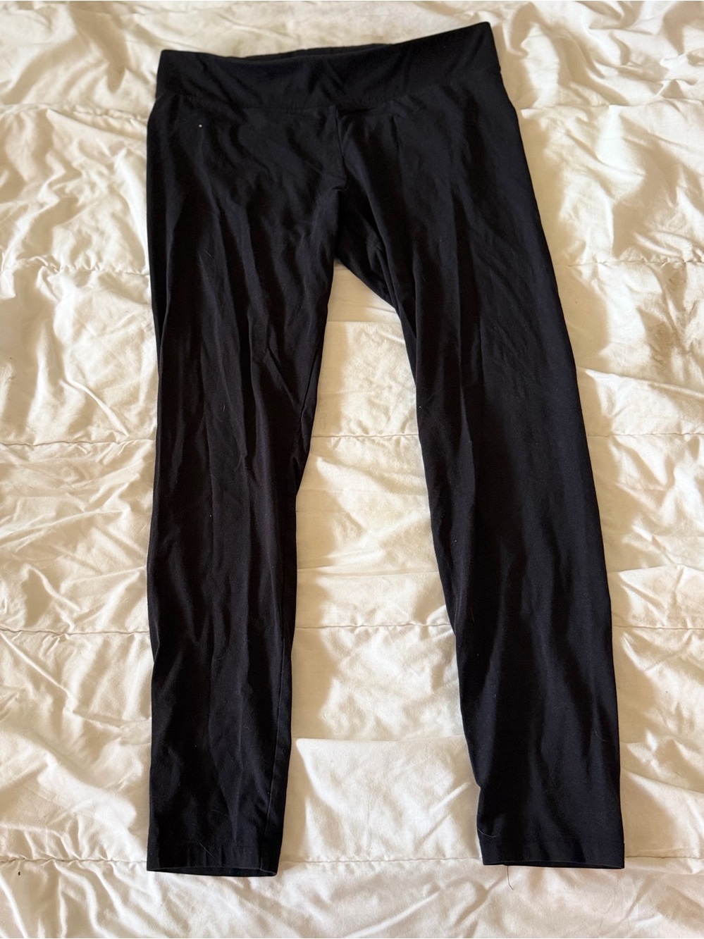 HUE women’s Black Slim leggings